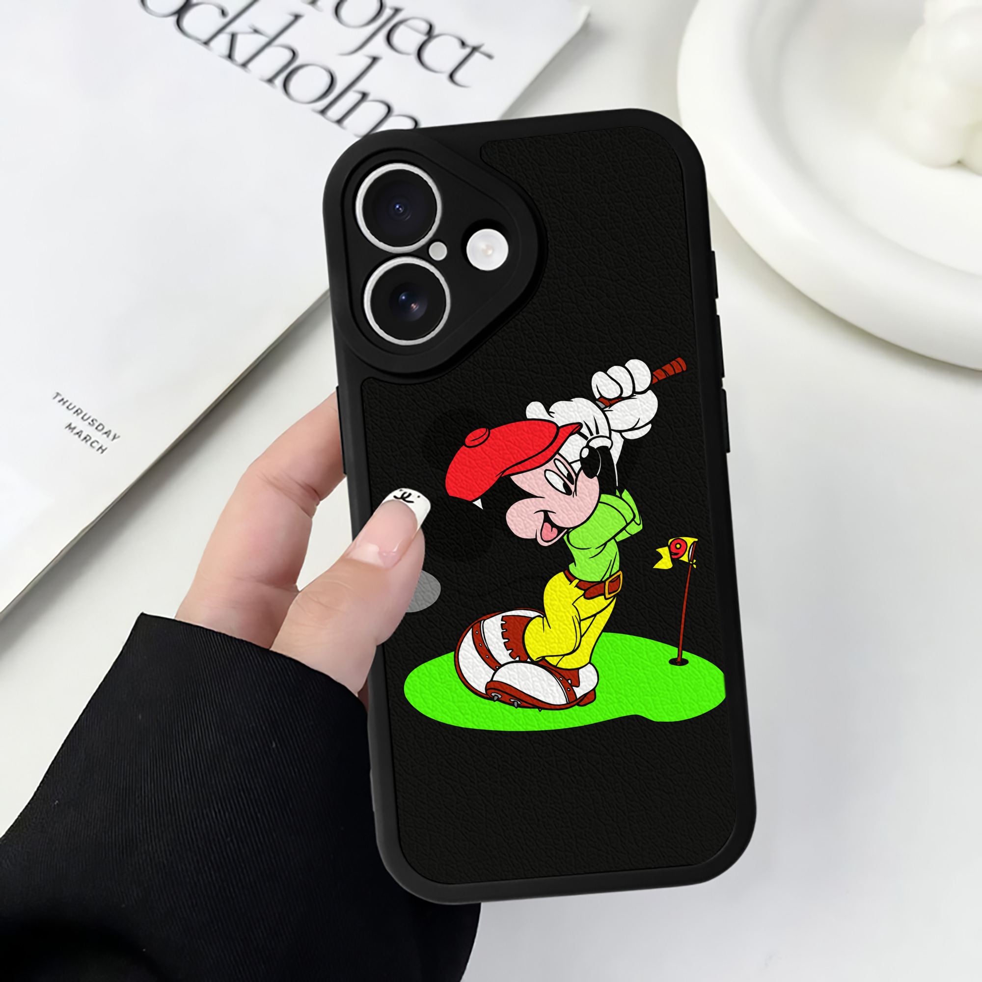 （画像用） ミッキーマウス Mickey Mouse 【iPhone 16シリーズ対応】シリコンスマホケース（レザー調） 材質：シリコン